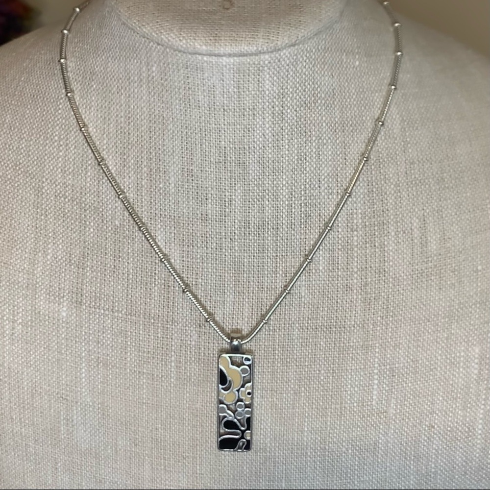 Brighton Necklace - Flower - Picture 7 of 7